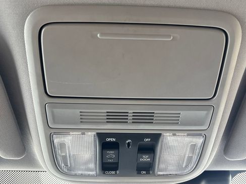 Used 2018 Honda Odyssey EX-L image 16