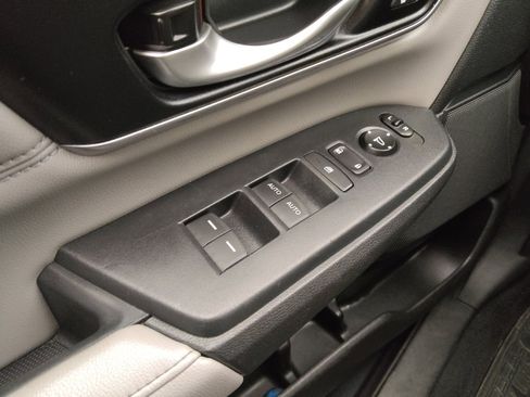 Used 2018 Honda CR-V Touring image 27