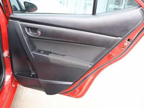 Used 2019 Toyota Corolla LE w/ LE Premium Package w/Moonroof image 27