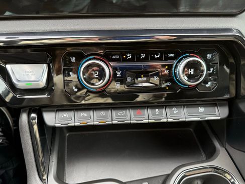 Used 2022 GMC Sierra 1500 AT4 w/ AT4 Premium Package image 14