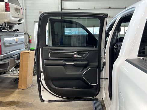 Used 2023 RAM 1500 Laramie AWD/4WD image 38