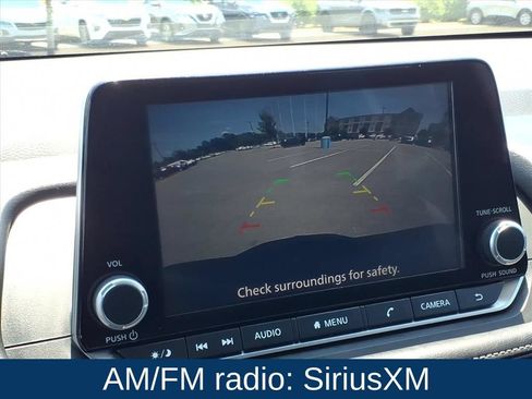 Used 2025 Nissan Rogue SV FWD image 3