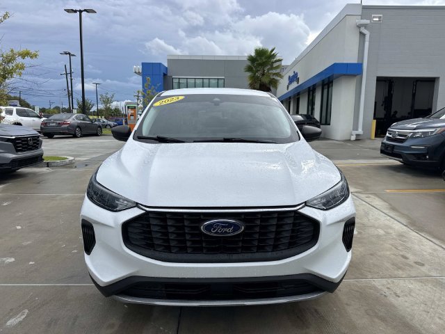 Used 2023 Ford Escape Active w/ Cold Weather Package FWD image 2