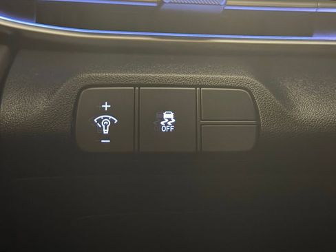 Used 2024 Hyundai Elantra SEL image 14