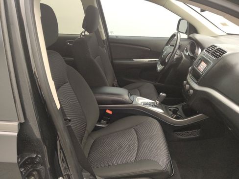 Used 2020 Dodge Journey SE w/ SE Popular Equipment Group FWD image 21