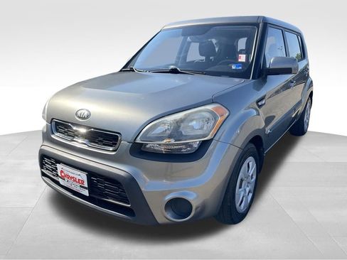 Used 2013 Kia Soul FWD image 14