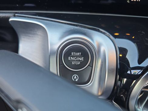 Used 2021 Mercedes-Benz GLB 35 AMG 4MATIC image 25