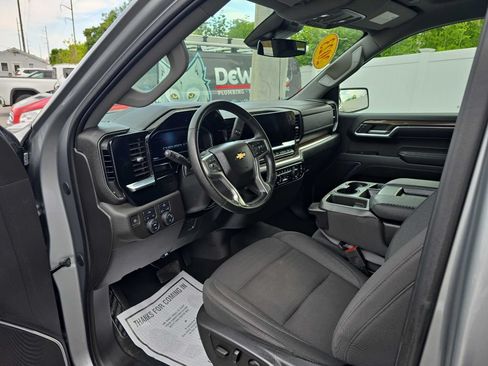 Used 2023 Chevrolet Silverado 1500 LT AWD/4WD image 14