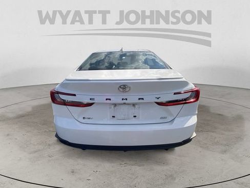 Used 2025 Toyota Camry SE FWD image 8