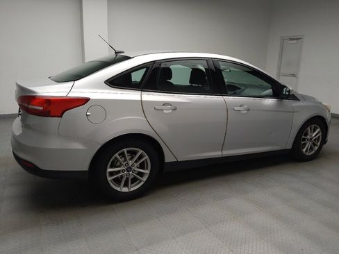 Used 2016 Ford Focus SE w/ SE Cold Weather Package FWD image 10