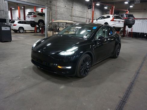 Used 2023 Tesla Model Y Performance image 26