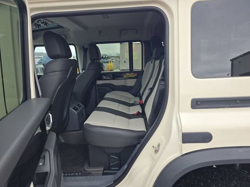 Used 2025 INEOS Grenadier Fieldmaster Edition image 16