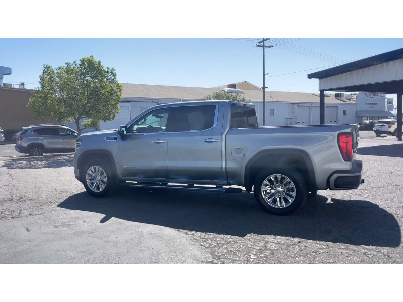 Used 2025 GMC Sierra 1500 Denali w/ Technology Package AWD/4WD image 8