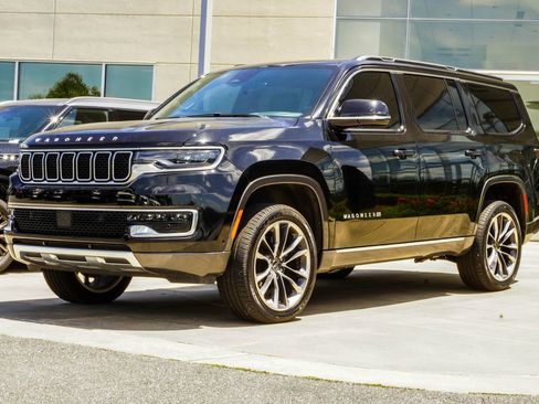 Used 2022 Jeep Wagoneer Series III w/ Premium Group I AWD/4WD image 8