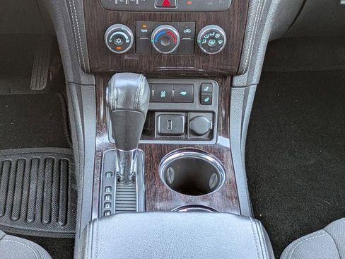 Used 2017 Chevrolet Traverse LT w/ Style and Technology Package image 19