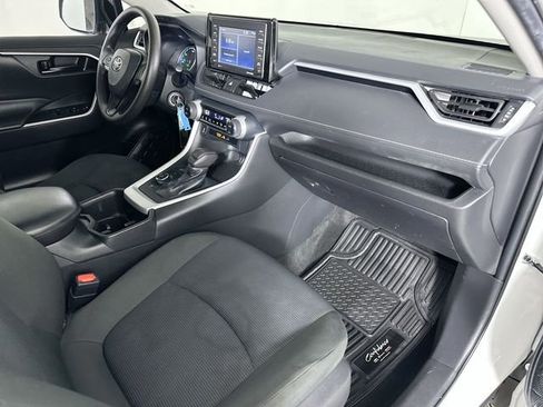 Used 2022 Toyota RAV4 LE AWD/4WD image 29