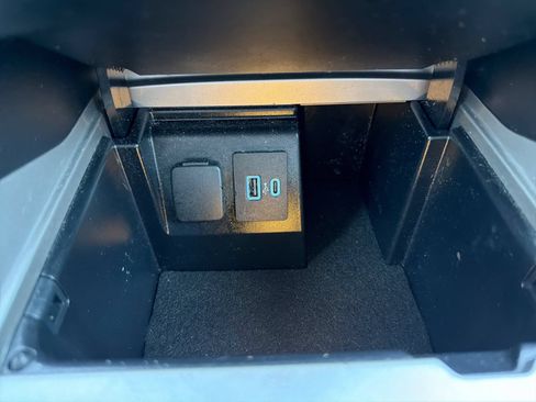 Certified 2023 Ford Explorer XLT w/ Equipment Group 202A AWD/4WD image 36