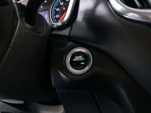 Used 2023 Chevrolet Equinox LT FWD image 17