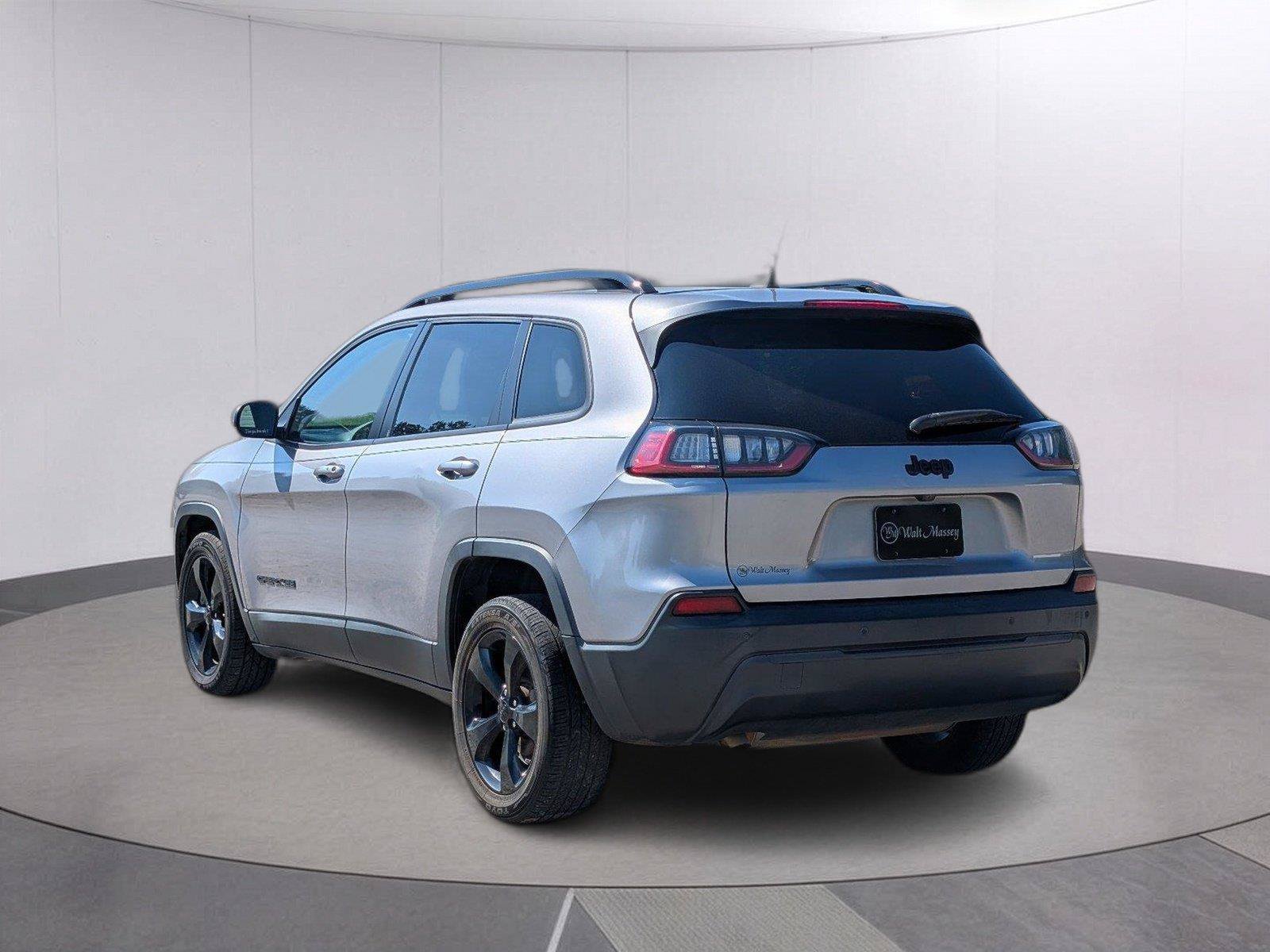 Used 2021 Jeep Cherokee Latitude Plus FWD image 3