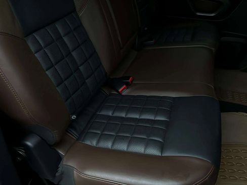 Used 2017 Nissan Titan Platinum Reserve image 36