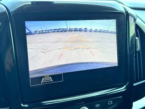 Used 2020 Chevrolet Traverse LT image 28