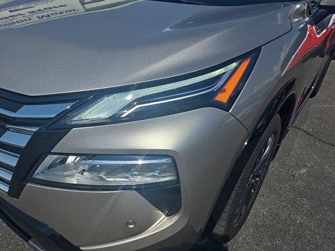 Used 2024 Nissan Rogue Platinum w/ Platinum Premium Package AWD/4WD image 34
