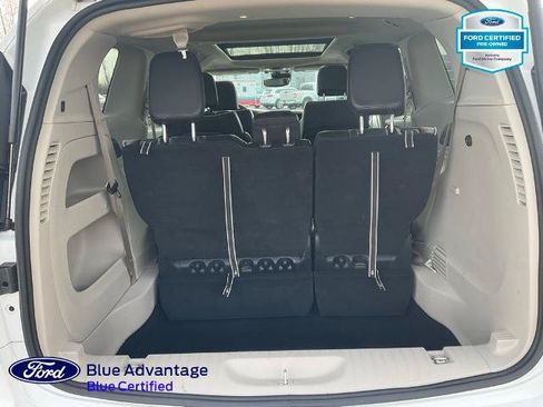 Used 2024 Chrysler Pacifica Limited FWD image 24
