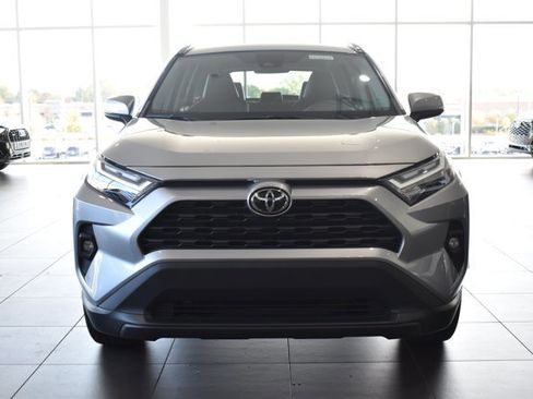 Used 2022 Toyota RAV4 XLE Premium image 5