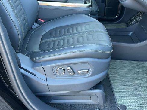 Used 2022 Rivian R1T Adventure image 36