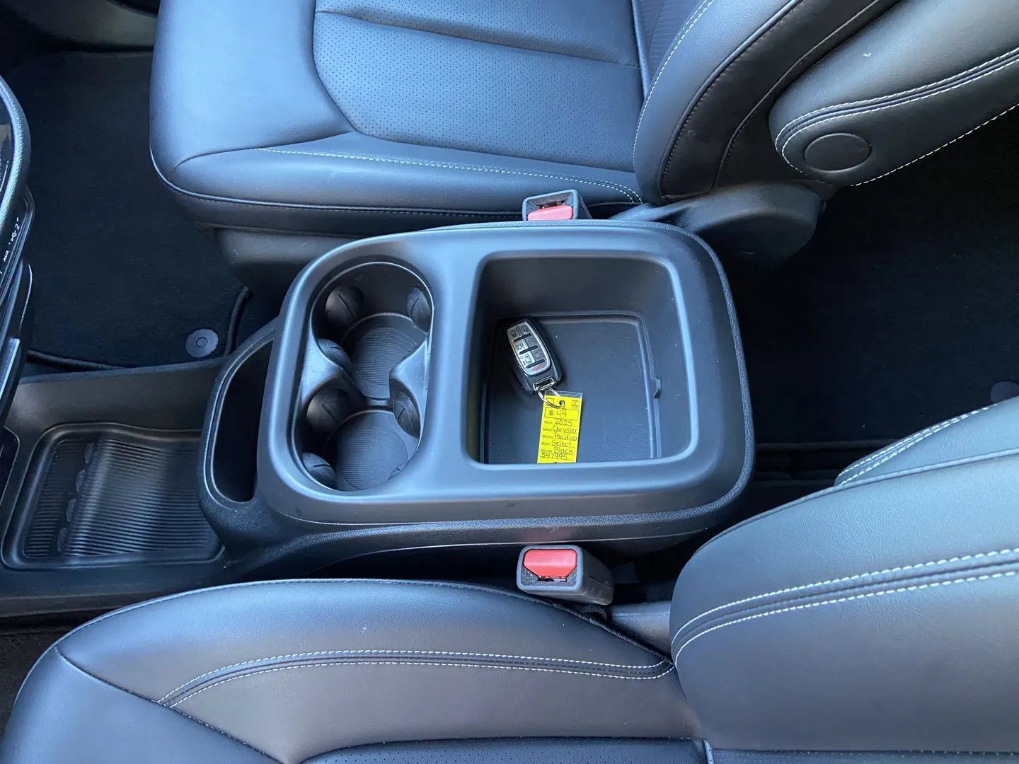 Used 2025 Chrysler Pacifica Select FWD image 22