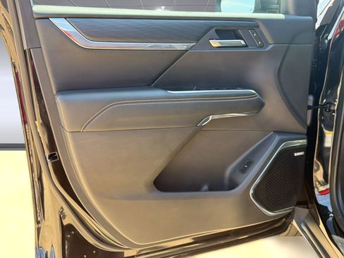 Used 2025 GMC Acadia Elevation FWD image 19