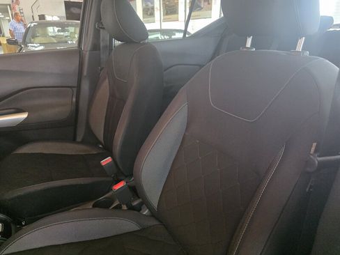 Used 2020 Nissan Kicks SV FWD image 25