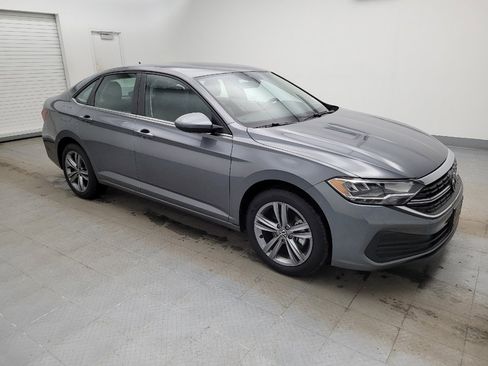 Used 2024 Volkswagen Jetta SE FWD image 11