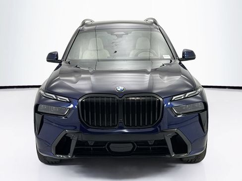 Certified 2026 BMW X7 xDrive40i w/ M Sport Package AWD/4WD image 2