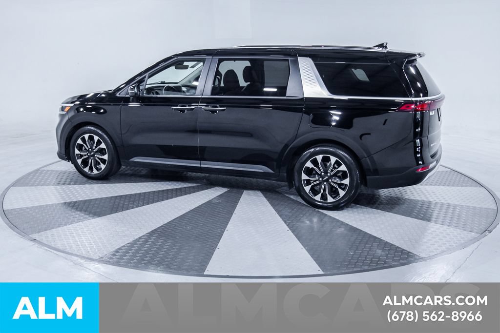Used 2024 Kia Carnival EX FWD image 5