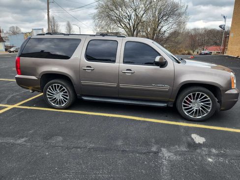 Used 2014 GMC Yukon XL SLT image 14