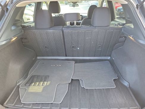 Used 2025 Nissan Kicks SV FWD image 7