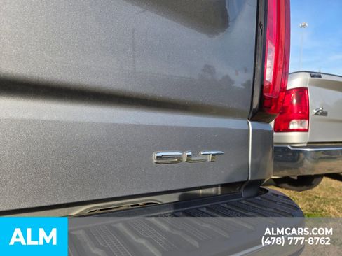 Used 2023 GMC Sierra 1500 SLT w/ SLT Premium Package image 10