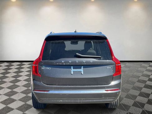 Used 2024 Volvo XC90 B6 Plus w/ Protection Package image 4