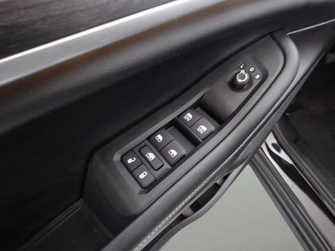 New 2025 Jeep Grand Cherokee L Limited image 23