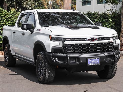 Used 2024 Chevrolet Silverado 1500 ZR2 w/ ZR2 Bison Edition AWD/4WD image 3