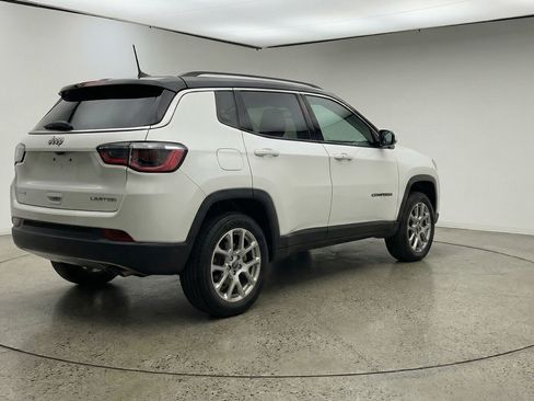 Used 2025 Jeep Compass Limited image 9