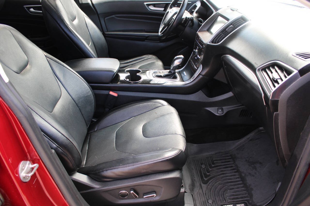 Used 2016 Ford Edge Titanium w/ Equipment Group 302A AWD/4WD image 12
