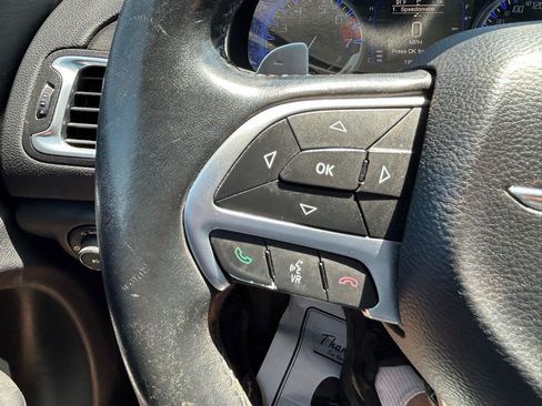 Used 2015 Chrysler 200 Limited FWD image 18