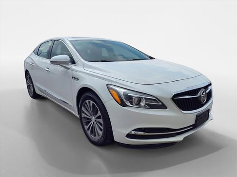 Used 2018 Buick LaCrosse Essence w/ Sun and Shade Package image 7