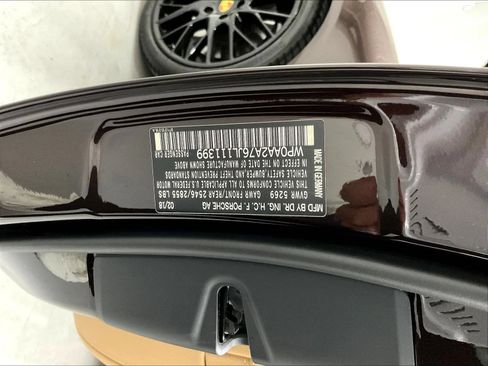 Used 2018 Porsche Panamera 4 AWD/4WD image 33