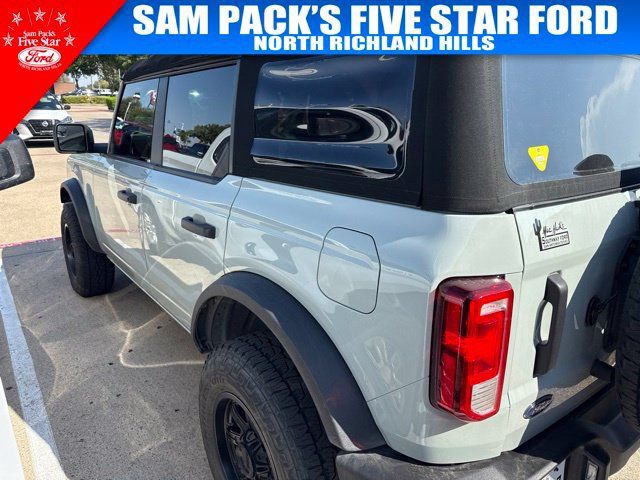 Used 2022 Ford Bronco 4-Door AWD/4WD image 4