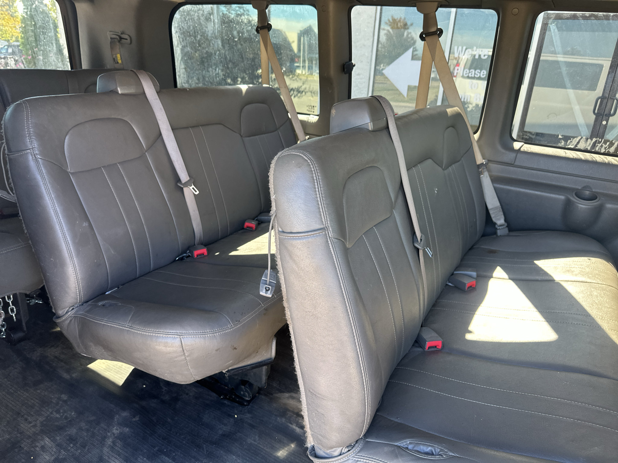 Used 2019 GMC Savana 3500 LS RWD image 2