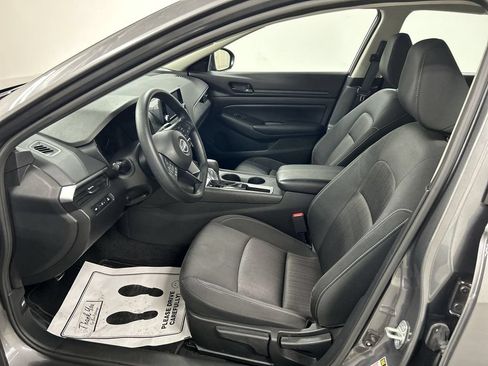 Used 2023 Nissan Altima 2.5 S FWD image 9