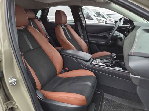 Used 2025 MAZDA CX-30 Carbon image 15